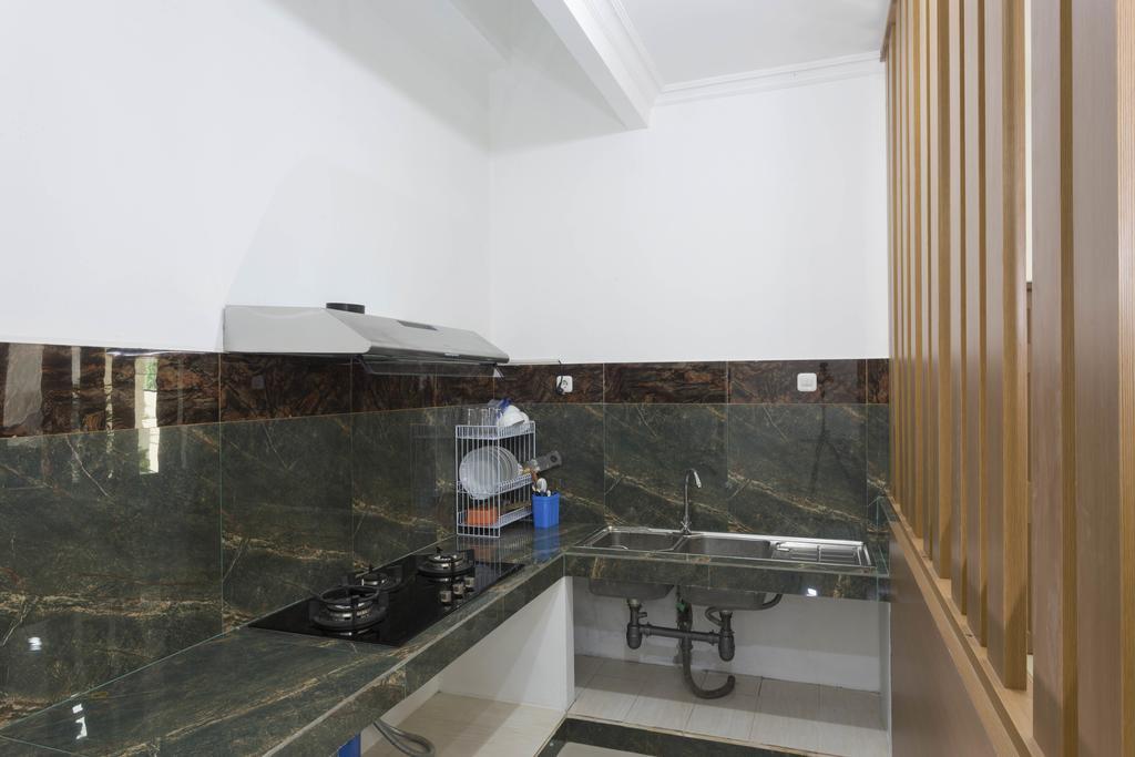 RedDoorz Plus @ Boulevard Residence BSD Tangerang Exterior foto
